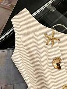 Blusa de mujer con hombro asimétrico, cintura ceñida, hebilla metálica y decoración de estrella de mar - Albaricoque - Ver 3