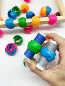10 piezas de Portacarretes de hilo de silicona, abrazaderas para carretes, previenen el enredo del hilo, organizadores de hilo reutilizables y de colores (azul/rosa/verde/naranja), adecuados para máquinas de coser, máquinas de bordado y accesorios de costura artesanal - Carrete de silicona - Ver 6