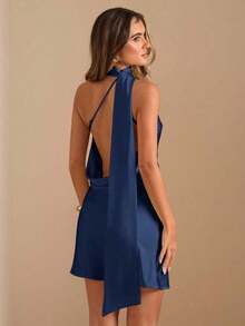 Vestido mini de satén elegante con hombros asimétricos y espalda descubierta en unicolor amarillo crema, vestido mini elegante con estampado, vestido mini sexy con espalda descubierta, vestido mini de satén amarillo con espalda descubierta, vest - Azul marino - Ver 2
