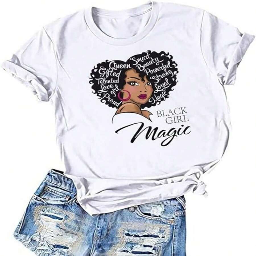 Camiseta casual de algodón de manga corta y cuello redondo para mujer con estampado Black Girl Magic, corte regular, ideal para un look chic diario. - Blanco - Ver 1