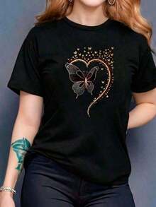 Printed T-Shirt With Butterfly Design, Outside The Outline Of A Heart And Small Butterflies, Printed Design, Colorful, Modern, Casual T-Shirt, Round Neck, Short Sleeve, Ideal To Wear To School Or Work, Loose, Fashionable, For Everyday Use. - 黑色 - 查看 1