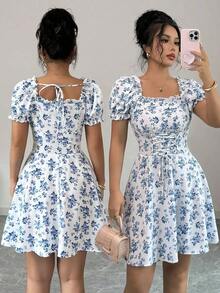 Vestido midi de mujer con cuello cuadrado, mangas abullonadas, cordón en la cintura y volantes en el bajo, estampado de pequeñas flores - Café integral - Ver 9