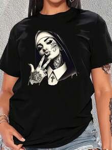 Suave Camiseta de Mujer con Estampado Gráfico de Monja Gótica, Manga Corta, Cuello Redondo, Algodón, Top de Moda Urbana, blusa casual mujer, blusas para mujer, playeras de mujer algodón - Negro - Ver 1