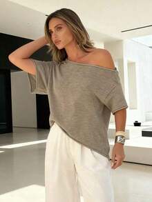 Blusa holgada de estilo sexy con hombros descubiertos, cuello enrollado, mangas enrolladas, bajo asimétrico, unicolor, de manga corta, de punto, casual, suelta, tipo murciélago, sobredimensionada, camiseta sexy, primavera, verano, otoño - Caqui - Ver 2