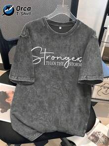 1 Vintage T-Shirt With Artistic Print "STRONGER THAN THE TORRENTA", From The American Fashion Brand, Made Of Washed Cotton With A Distressed Effect, Short Sleeves And Round Neck, Personalized, Suitable For Holidays, Outings, Casual Wear, Sports, Gifts And Other Occasions. 100% Cotton, 180g. - 灰色 - 查看 5