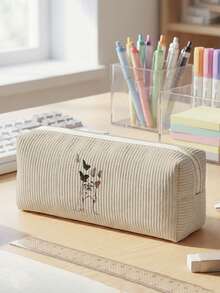 1 个文具收纳包（笔袋、化妆包、洗漱包、文具整理袋），采用文学风格素描印花图案。这款收纳包可用作大容量铅笔盒、小巧便携的化妆包和多功能拉链收纳袋。非常适合女性旅行收纳和洗漱用品，提供充足的空间存放化妆刷、学生文具、化妆品、旅行必备品和小饰品。是返校必备用品，与背包完美搭配。 - 彩色 - 查看 10