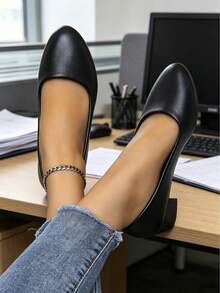 Plus Size Women's Black Pointed Toe Thick Heel Work Shoes, Soft Leather Comfortable Slip-On Pumps - Black - View 2