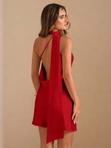 Vestido mini de satén elegante con hombros asimétricos y espalda descubierta en unicolor amarillo crema, vestido mini elegante con estampado, vestido mini sexy con espalda descubierta, vestido mini de satén amarillo con espalda descubierta, vest - Rojo - Ver 2