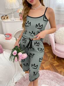2pcs Women Casual Crown Print Ruffle Camisole And Bow Decor 3/4 Pants Pajama Set - Multicolor - View 6