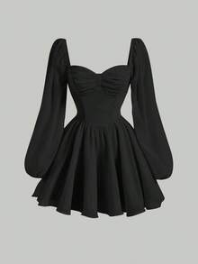 MOD Vestido Negro De Manga Larga Suelta Con Cuello En Forma De Corazón, Mangas De Farol Y Busto Fruncido - Negro - Ver 1