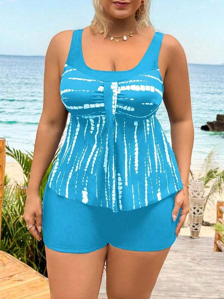 Swim Lushoire Conjunto de tankini con estampado total - Top y shorts negros para tallas grandes - Celeste - Ver 1