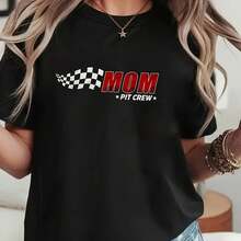 Camiseta informal de manga corta con cuello redondo para mujer con estampado gráfico "Mom Pit Crew" de tejido de punto de largo regular. - Negro - Ver 2
