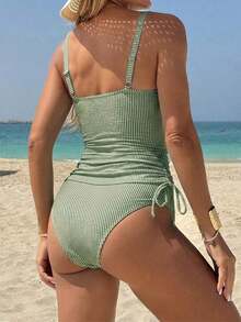Set de 2 piezas Traje de baño con top de tela especial de rayas sexy y pantalones cortos de cintura alta en triángulo - Verde militar - Ver 2