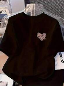 Blusa Juvenil Para Dama Con Diseño De ESCUDO HEART, Prenda Fresca Y Ligera Elaborada A Base Tela Poliester Algodon Para Uso Diario. - Blanco - Ver 4