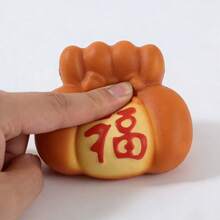 1个慢回弹减压玩具，软绵绵的面包造型挤压玩具，柔软可爱的玩具，有助于放松身心，锻炼手眼协调能力，适合青少年聚会、派对、礼物 - 彩色 - 查看 6