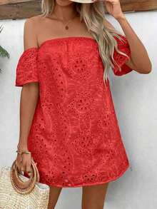 Vestido de verano de unicolor para mujer con hombros abiertos, con patrón bordado calado, mini vestido corto para vacaciones y playa - Rojo - Ver 3