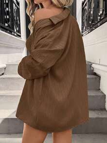 Conjunto de dos piezas de mujer en tela tejida color caqui: Top corto casual con cuello y pantalones cortos con mangas a la muñeca y detalles de bolsillo, para vacaciones - Marrón - Ver 9
