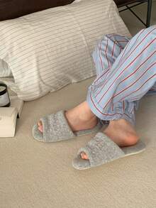 XIXITIAO Zapatillas de pareja con bordado de letra, universales para las cuatro estaciones, silenciosas, de piso para el hogar, transpirables, livianas, de suela delgada y de fácil deslizamiento - Gris - Ver 11