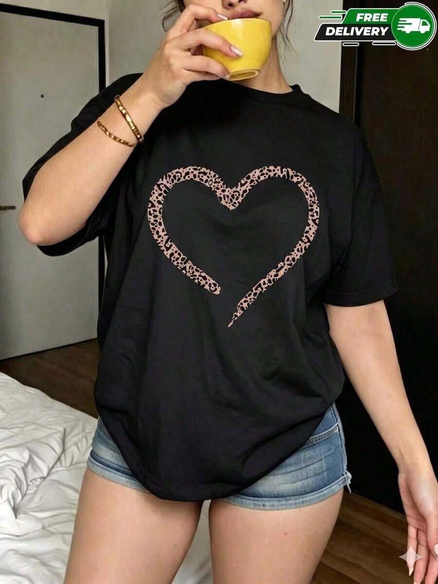 Camiseta de manga corta para mujer, adecuada para uso diario, salidas casuales, vacaciones y fines de semana, con estampado de contorno de corazón con estampado de leopardo, cuello redondo, sin bolsillos laterales, sin cremalleras, sin botones, fabricada en poliéster, estilo casual y romántico, ideal para primavera y verano. Envío nacional - Negro - Ver 1