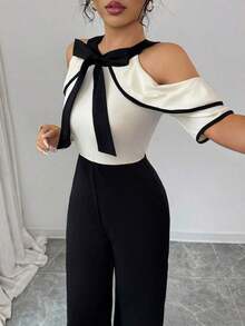 Mono elegante de mujer con contraste de color, hombros descubiertos, manga corta, cuello con lazo y ajustado - Multicolor - Ver 5