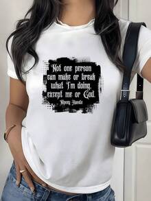 Texto en tono negro que expresa fuerza interior y confianza propia con un mensaje inspirador sobre la superación personal y la valentía ante los desafíos cotidianos camiseta de mujer casual moderna cómoda para uso diario - Blanco - Ver 1