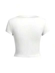 Women's White Crop Top With A Round Neck And Short Sleeves. New Summer Style With A Letter Print. Super Cute And Youthful Fitted Cut, Cool And Comfortable Fabric Perfect For Everyday Wear. Super Easy To Style, Ideal For Casual Outings And Creating A  Look That Suits Any Girl. GOHG - 白色 - 查看 5