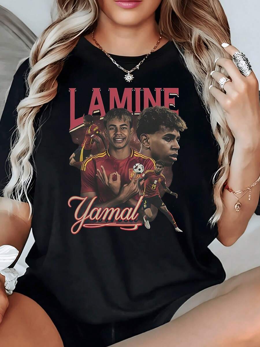 Players Celebrating The Passion Of Football With Youthful Energy And Winning Spirit; Comfortable Women's T-Shirt For Everyday Wear, Modern And Eye-Catching - 黑色 - 查看 1