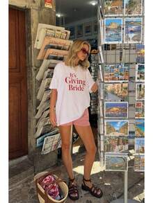 Es una camiseta de "Mrs", camiseta de "futura novia", atuendo para la época nupcial, camiseta para la despedida de soltera, top para la fiesta de compromiso, top para la fiesta de despedida de soltera - alta calidad. - Blanco - Ver 5