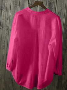 Camisa casual de talla grande con cuello con muesca, botones, bolsillo y mangas enrollables - Rosa Fucsia - Ver 2