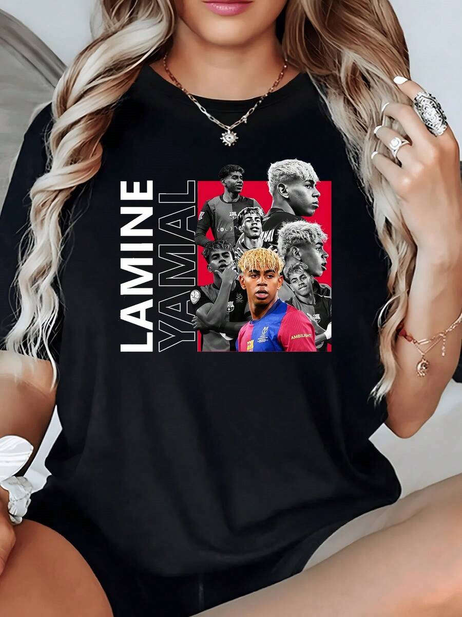 Graphic Portrait Symbolizing The Passion For Football And Youthful Energy With Intense Tones That Convey Strength And Determination. Modern Women's T-Shirt For Casual And Urban Use. - 黑色 - 查看 1