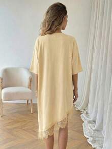 Vestido de talla media de manga corta con bajo asimétrico, de uso diario, de vacaciones y casual, de unicolor con parches de encaje, de moda básica para mujeres - Amarillo claro - Ver 2
