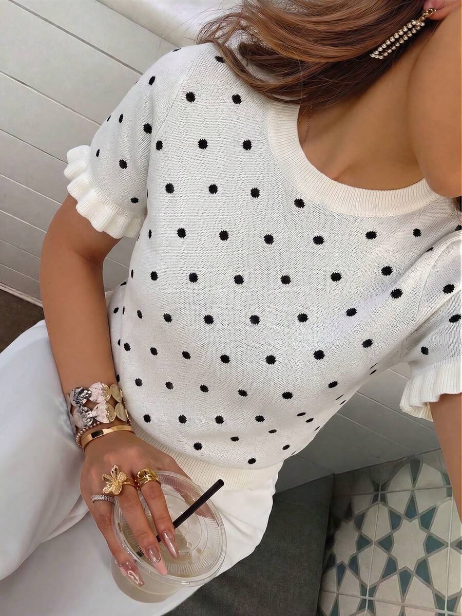 女款夏季休閒優雅黑白波點圓領短袖針織套頭上衣，附荷葉邊設計