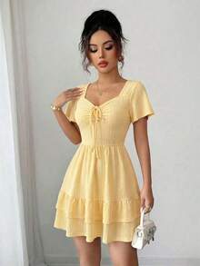 Vestido mini con volantes en la cintura y el bajo, de manga corta y corte evasé, lindo y encantador para mujeres - Amarillo - Ver 4