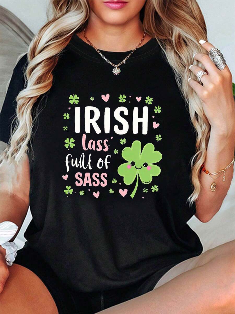 Size - Size - A Stylish Women's Casual Crew Neck T-Shirt In Size, Featuring A Fun 'Irish Lass Full Of Sass' Design With Smiling Shamrocks And Heart Decorations, Perfect For Spring And Summer - 黑色 - 查看 1