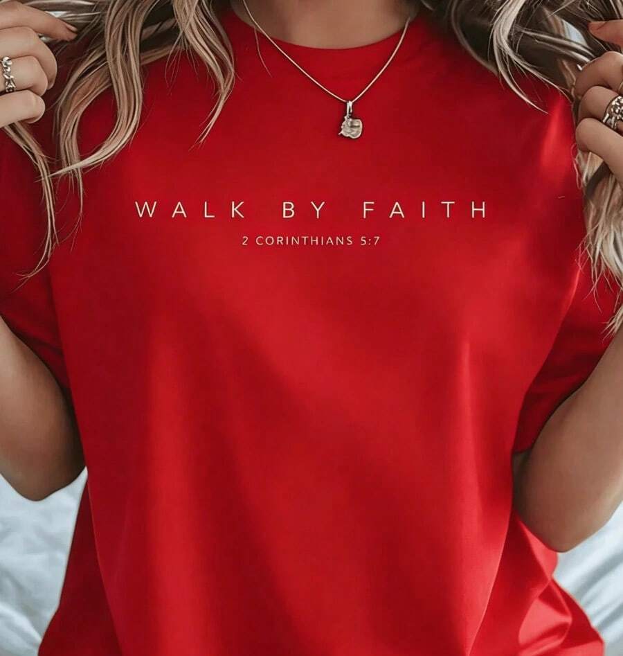 Camiseta 100% Algodón con Versículo Bíblico Cristiano "Caminando por Fe" (Diseño Frontal y Trasero) para Mujer, Holgada y Cómoda, para Verano - Rojo - Ver 1