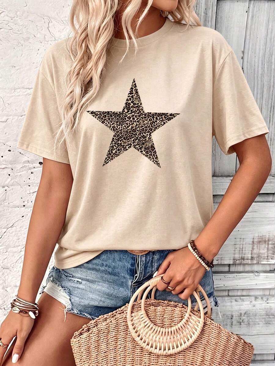 Playera Casual Oversize Mujer "Estrella de Leopardo" - Beige con Estampado de Estrella de Leopardo