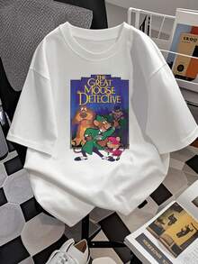 Ilustración de encantadores ratones detectives con lupa y compañeros en una aventura misteriosa que simboliza ingenio valentía y amistad perfecta para amantes de historias clásicas camiseta de mujer  cómoda y casual para uso diario - Blanco - Ver 2