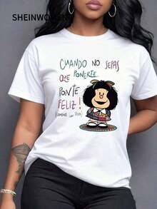 Mafalda sonriente con atuendo patchwork multicolor y el inspirador mensaje Cuando no sepas que ponerte Ponte Feliz evoca alegría y optimismo para cada día una pieza única que irradia felicidad Camiseta de mujer cómoda 100% algodón - Blanco - Ver 6