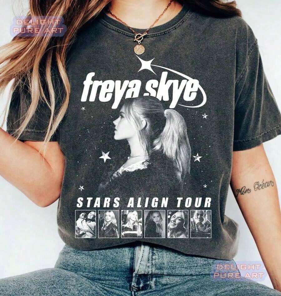 Y2K Style, Modern Style, Newest 2026 Style, Cute Style, Casual Style, Women's Blouses > Clothing. Fleetwood Graphic Tee, Retro Black Rock Music Tee 180g (S-XXXL) - 黑色 7 - 查看 1