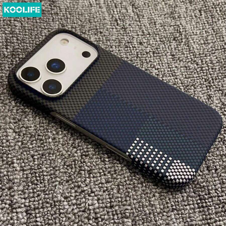 Koolife 彩色拼接格紋碳纖維霧面磁吸半包手機殼，適用於 Apple 17 Pro Max、17 Pro 和 17。韓系時尚耐用手機殼，商務設計男女皆宜。聖誕節、情人節、復活節、生日及其他節日的絕佳禮物選擇。