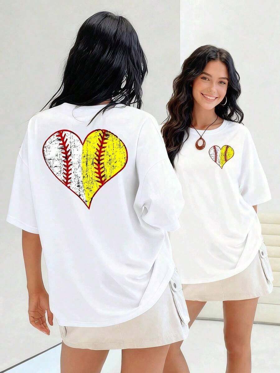 Corazón de béisbol y softbol diseño envejecido une la pasión deportiva con un toque vintage camiseta de mujer 100% algodón muestra tu amor por los deportes con este diseño único que captura la esencia del juego. Adecuado para primavera, verano y otoño - Blanco - Ver 1