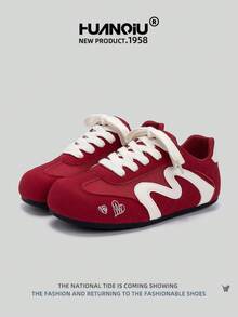HUANQIU Giày nữ casual mới năm 2026, giày thể thao nữ, phối màu đỏ trắng, giày đi biển, giày thể thao thoải mái và thoáng khí, tăng chiều cao 3cm, đa năng, giày tập luyện kiểu Đức, nhẹ và thoải mái, buộc dây, đế mềm, giày dự tiệc, phù hợp với phụ nữ nhỏ nhắn, thời trang thể thao, kiểu dáng casual hình trái tim, phù hợp cho mọi mùa, giày chạy bộ. - Đỏ và trắng - Xem 3