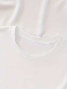 A Casual Women's Round Neck T-Shirt With A Floral Print, Made Of Knit Fabric, Featuring A Plant Design, Regular Length, Suitable For All Seasons, Short Sleeves, Made Of Pure Cotton, Soft, Round Neck, Ideal As A Holiday Gift, Fitted Design, Comfortable For All Seasons, Fashionable Women's T-Shirt, Printed Design T-Shirt With Round Neck, Machine Washable, Short Sleeves, Affordable T-Shirt, Fun Printed Shirt, Non-See-Through Material, Casual Top For Everyday Wear, Lightweight And Stretchy, Comfortable For Sports And Weekend Wear. - 白色 - 查看 4