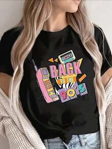 Oversized Polyester Short-Sleeved T-Shirt With A Retro 90s Design, Adorned With Vintage Telephone And Cassette Tape Prints, Suitable For Casual Wear At Home, In Cafes Or At Parties. It Is Lightweight And Durable, Offering A Comfortable Experience For Everyday Wear. - 黑色 - 查看 1