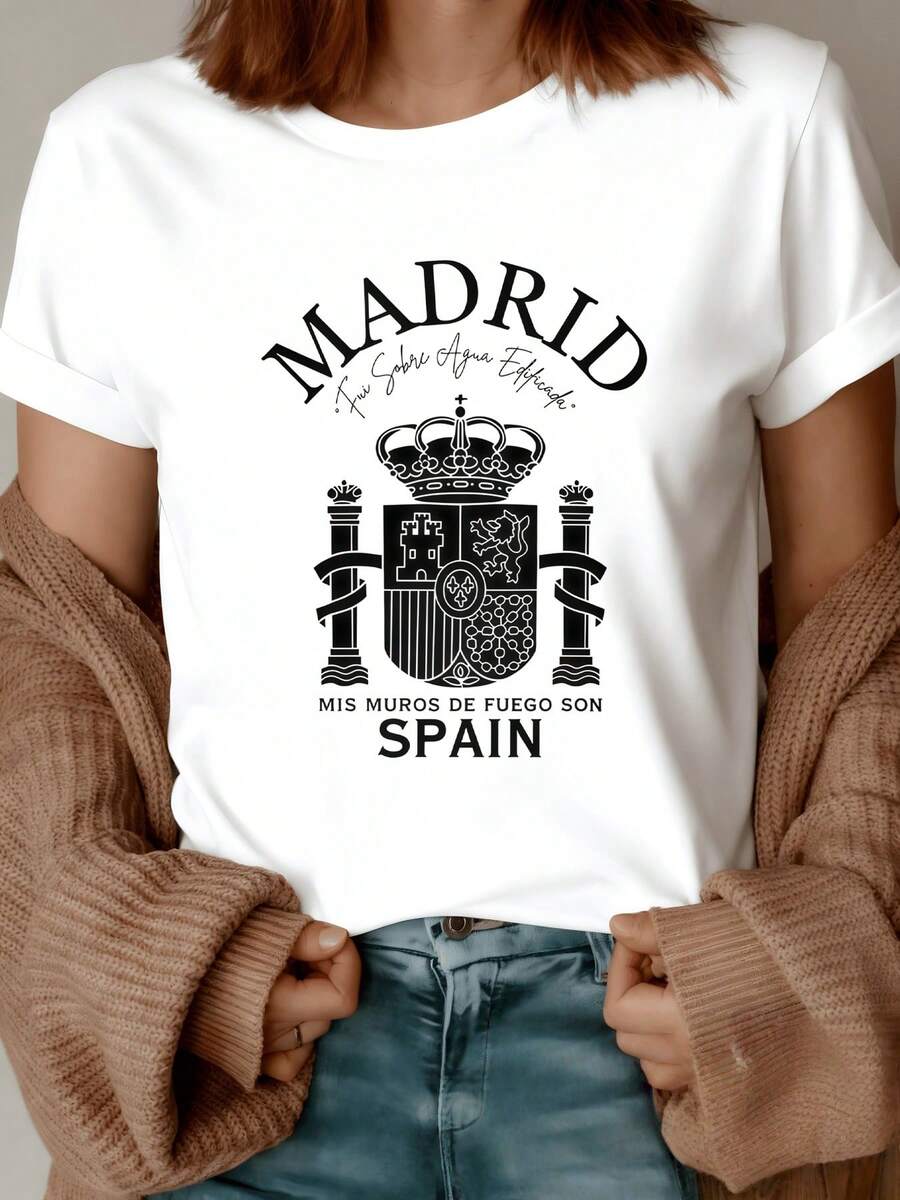 A Symbol Representing The Strength And Pride Of Madrid, Featuring A Royal Crown On A Historic Shield And Words That Evoke Fire And National Passion. A Comfortable And Modern Casual Women's T-Shirt. - 白色 - 查看 1