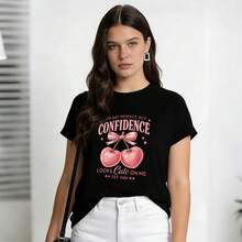 Women's Summer Clothing, Soft And Casual Cotton T-Shirt With Round Neck, Pink Cherry Bow Print With The Phrase "I'm Not Perfect, But Confidence Looks Good On Me". White Color. - 黑色 - 查看 3