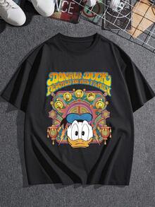 El estampado muestra un pato animado con expresión divertida rodeado de formas geométricas coloridas que evocan energía positiva y un espíritu familiar alegre camiseta de mujer  cómoda y moderna perfecta para uso diario - Negro - Ver 3
