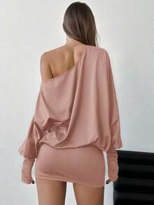 Vestido corto y ajustado de manga larga, asimétrico y sexy para mujer, para festivales de música y estilo streetwear moderno - Marrón Mocha - Ver 6