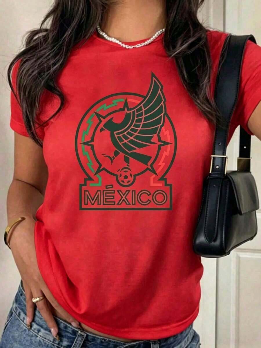 Nueva y moderna camiseta de fútbol mexicana blanca para mujer, adornada con motivos de águilas y aztecas, una hermosa camiseta de manga corta para aficionados al fútbol, una moderna prenda que irradia orgullo mexicano, una camiseta casual de estilo urbano unisex, holgada, de algodón puro, de manga corta y cuello redondo. - Rojo - Ver 1