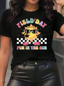 New Arrivals For Summer. Women's T-Shirt With A "Field Day Fun In The Sun" Print Featuring A Sun Character With Sunglasses Against A Plaid Background. Crew Neck, Casual Everyday Wear, Soft And Comfortable, Ideal For Festivals. Blouse, Shirt > Beautiful. - 黑色 - 查看 1